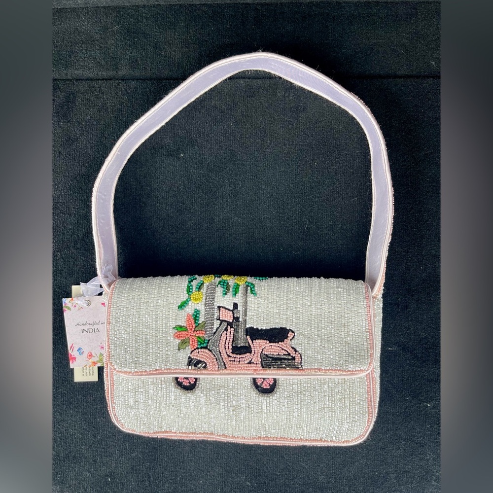 👛🩷🤍Handcrafted Pink Beaded Scooter Shoulder Bag